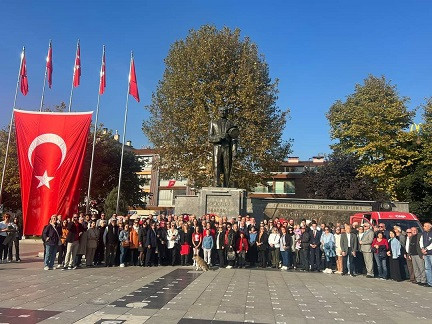 DÜZCE CHP CUMHURİYET BAYRAMI KUTLAMALARINA KATILIM SAĞLADI