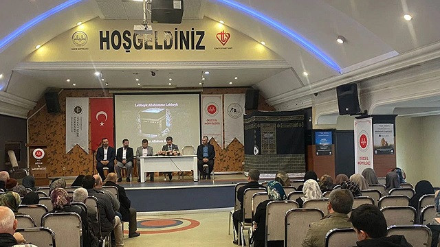 Düzce'de umre seminerleri başladı