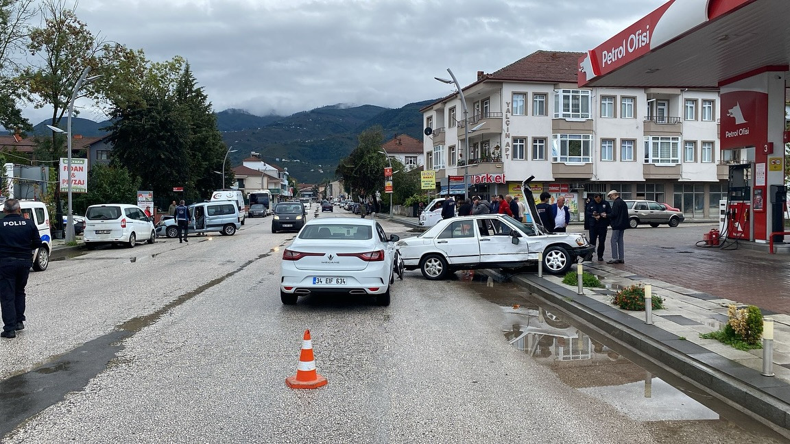 Gölyaka’da Zincirleme Trafik Kazası