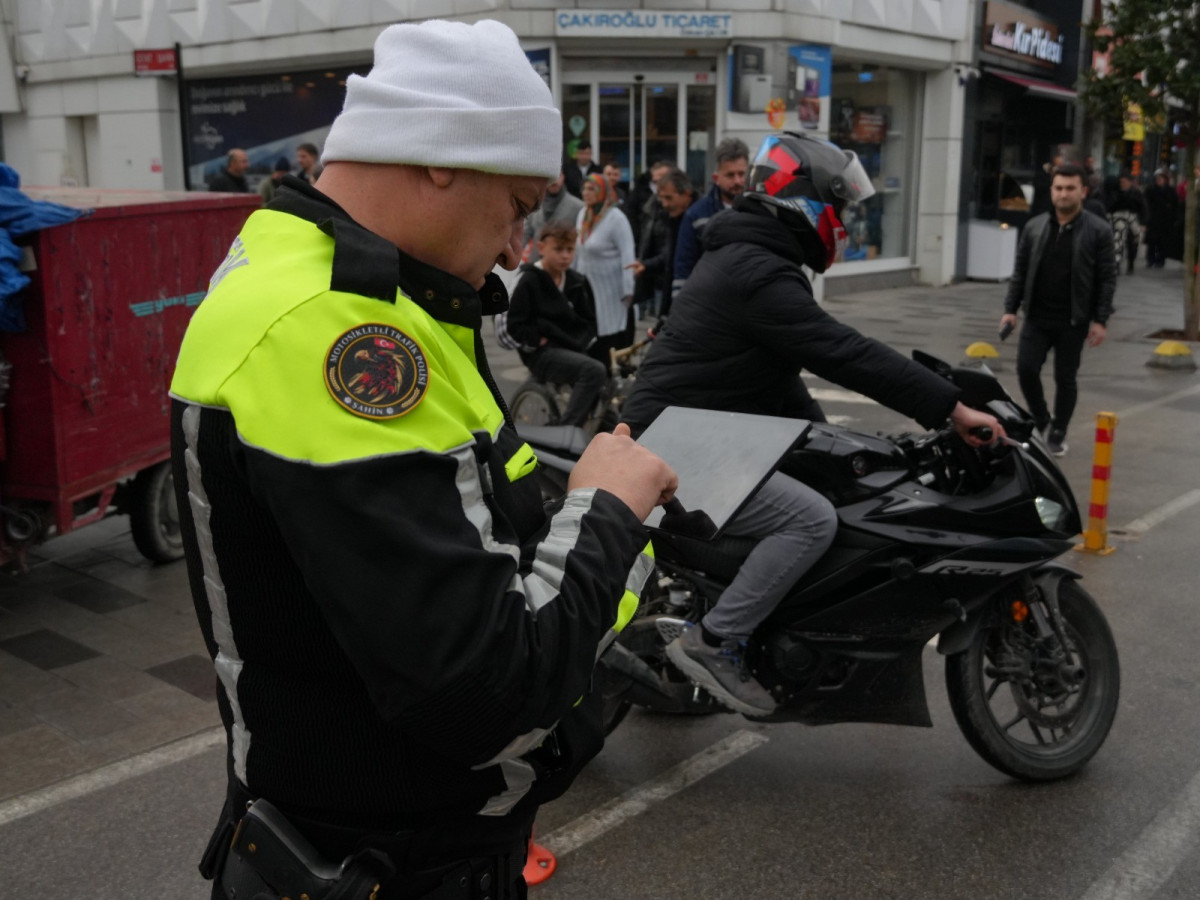 İSTANBUL CADDESİ’NDE MOTOSİKLET DENETİMİ