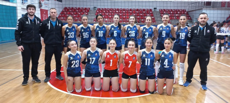 KADIN VOLEYBOLCULARIMIZ KOMŞUYU AĞIRLAYACAK