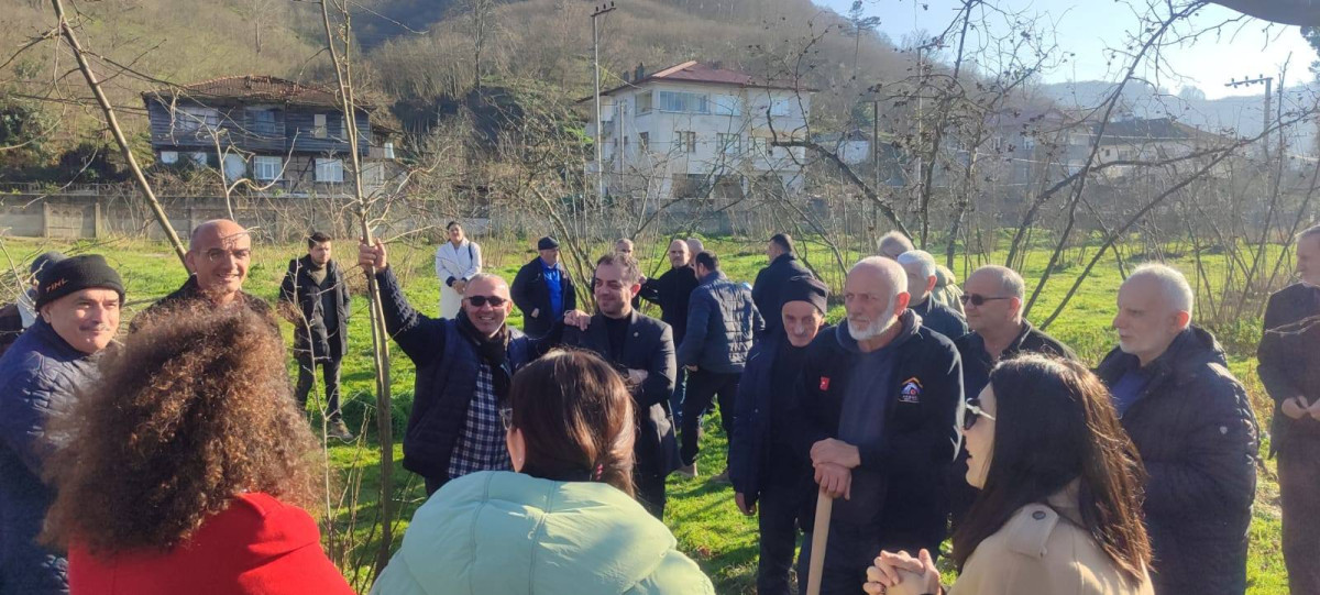 Uğurlu köyünde fındık budama etkinliği düzenledi